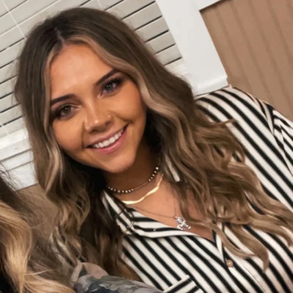 Meet your Posher, Caitlyn